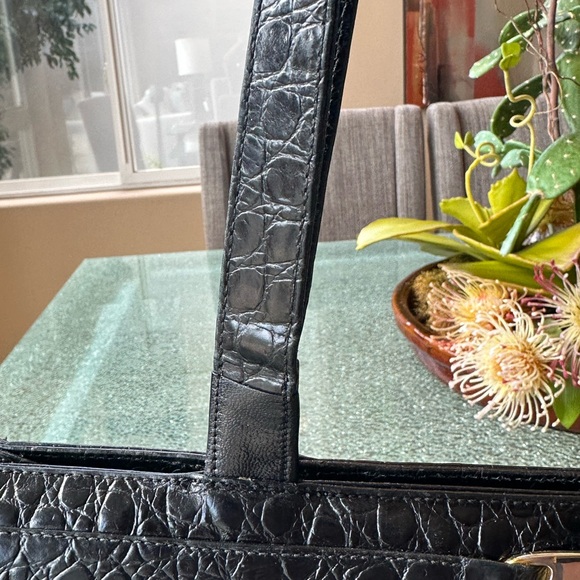 LARGE SALVATORE FERRAGAMO VERA TOTE CROCODILE EMBOSSED BLACK LEATHER GUC - Picture 2 of 16